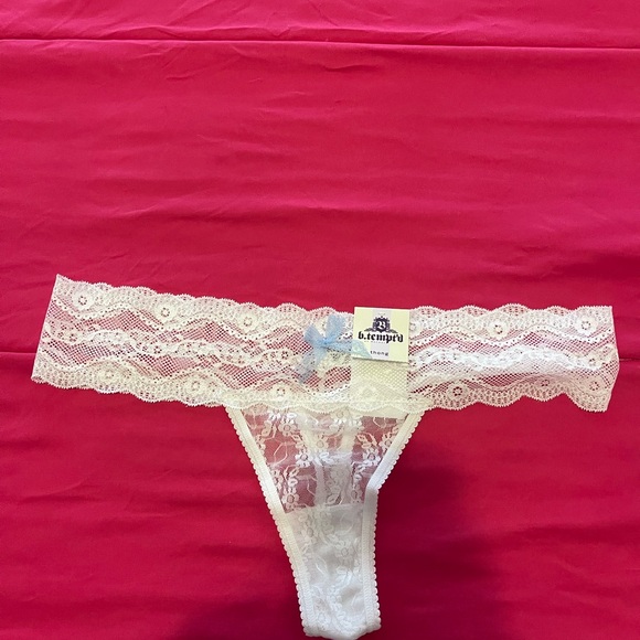 White lace panties - Picture 4 of 5